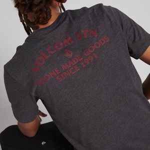 NWT VOLCOM No Arch Short Sleeve Tee Shirt Large